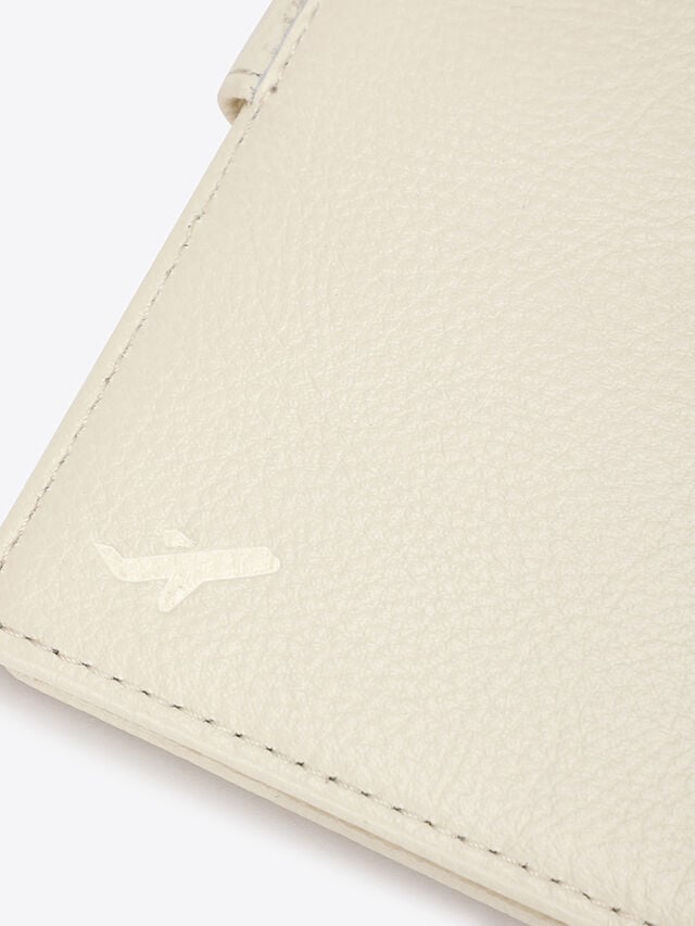 Atlas Leather Passport Holder - Off-White