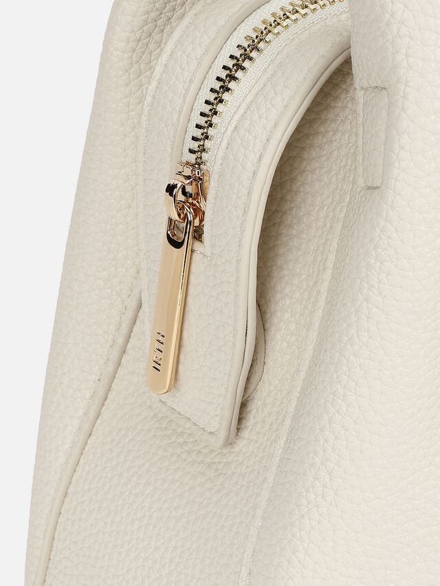 Betty Handheld - Off-White